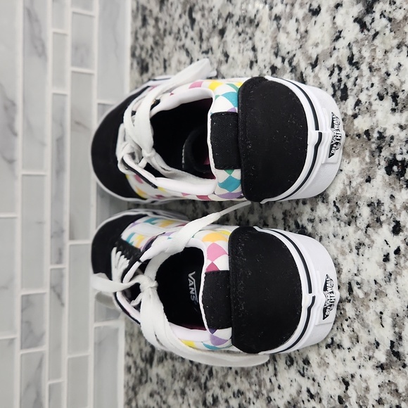 Black & Rainbow Checkerboard Vans Skateboard Shoes sz 8.5 low canvas sneakers - Picture 4 of 6